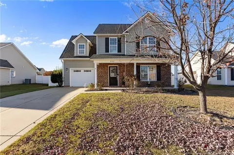 202 Ivystone Dr, Raeford, NC 28376