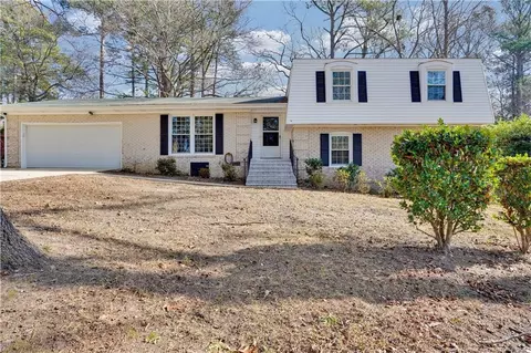209 Waxhaw Dr, Fayetteville, NC 28314