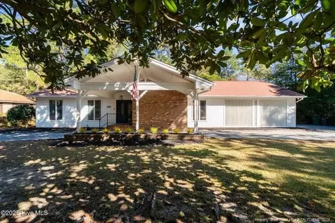 230 Saint Andrews Dr, Pinehurst, NC 28374