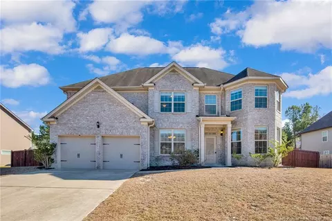 137 Salisbury Ln, Spring Lake, NC 28390