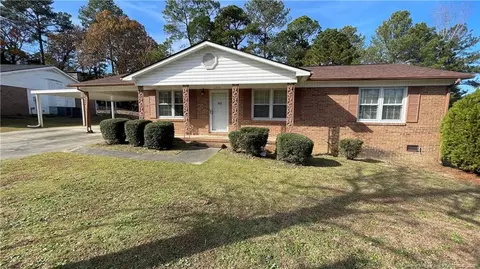 2074 Corrinna St, Fayetteville, NC 28311