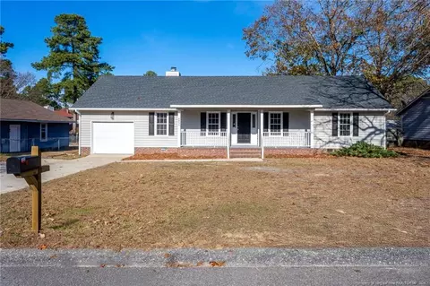 6955 Calamar Dr, Fayetteville, NC 28314
