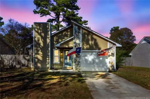 5720 Pepperbush Dr, Fayetteville, NC 28304