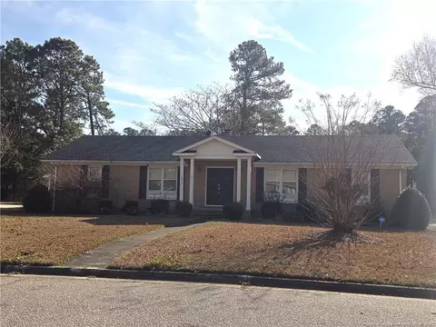 402 Arlington Rd, Lumberton, NC 28358