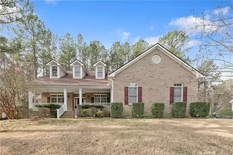 61 Fountain Park Cir, Spring Lake, NC 28390