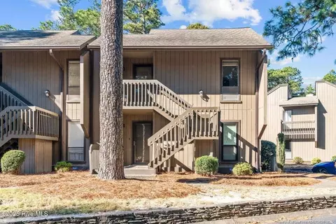 10 Pine Tree Rd #211, Southern Pines, NC 28387