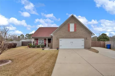 409 Seabiscuit Dr, Raeford, NC 28376