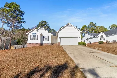 110 Jefferson Dr, Raeford, NC 28376