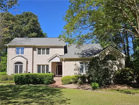 275 Courtyard Ln, Fayetteville, NC 28303