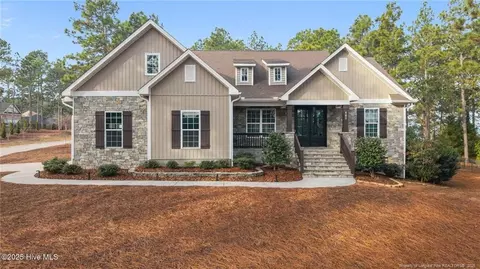 101 Featherston Pt, West End, NC 27376