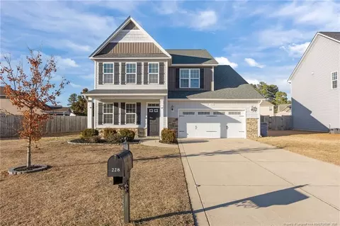 228 Tipperary St, Raeford, NC 28376