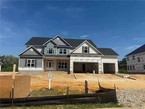 1947 Thomas Wood Dr, Fayetteville, NC 28306