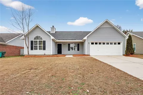 2928 Chillingworth Dr, Fayetteville, NC 28306