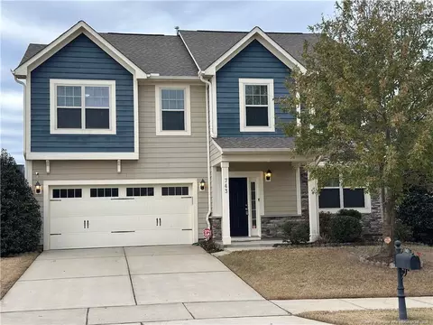 743 Shoals Lake Dr, Fuquay Varina, NC 27526