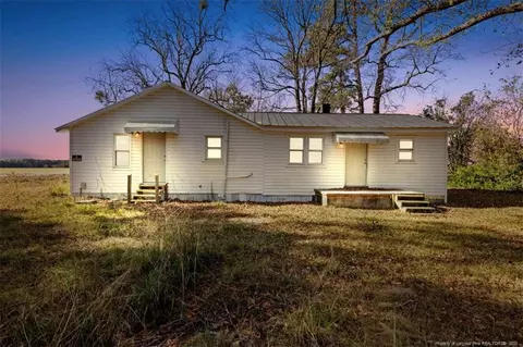 1055 Old Fayetteville Rd, Salemburg, NC 28385