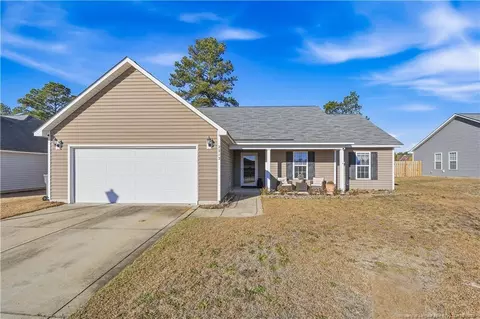 2212 Sir Michael Dr, Hope Mills, NC 28348