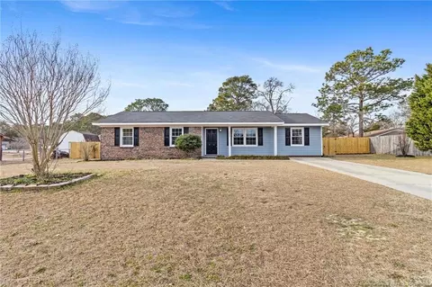 5982 Spinner Rd, Hope Mills, NC 28348