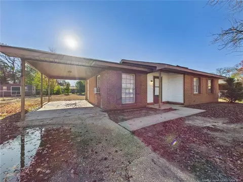 927 Fiske Dr, Fayetteville, NC 28311
