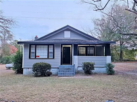 406 E Jenkins St, Fayetteville, NC 28306