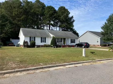 951 Beach St, Lumberton, NC 28358