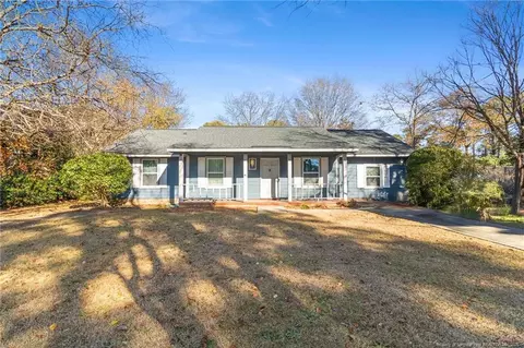 6408 Barwick Dr, Fayetteville, NC 28304