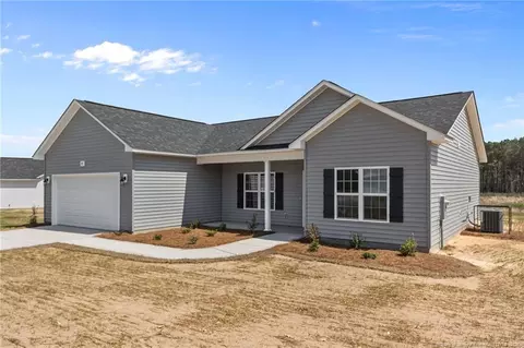 90 Orchard Ln, Parkton, NC 28371