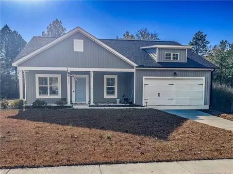 127 Lonesome Glory Dr, Raeford, NC 28376