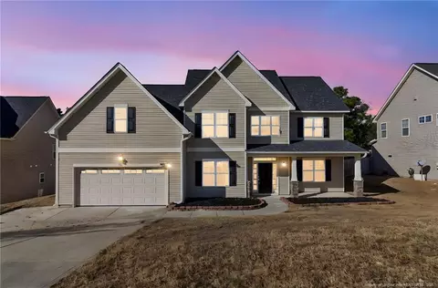 516 Heathrow Dr, Spring Lake, NC 28390