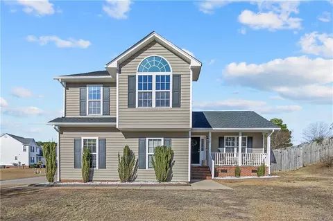 1009 Bramblegate Rd, Hope Mills, NC 28348