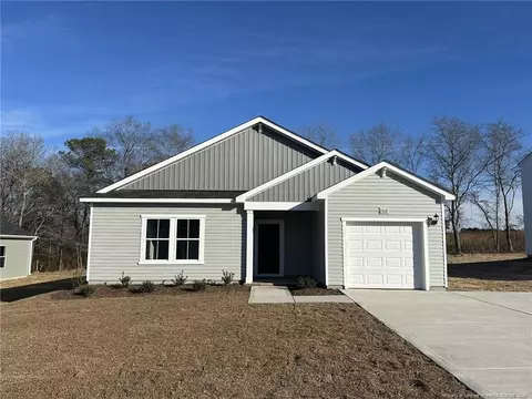 514 Wicklow Ln, Raeford, NC 28376