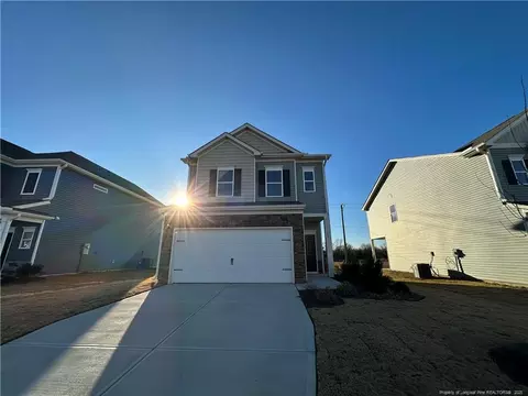 165 Courtside Dr, Dunn, NC 28334