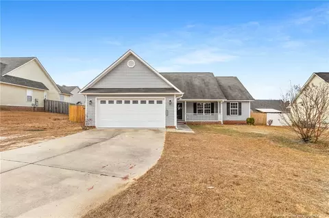 5520 Rising Ridge Dr, Hope Mills, NC 28348