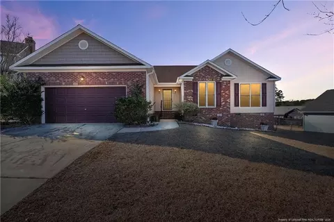 487 Greywalls Ct, Fayetteville, NC 28311