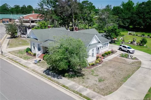 208 W Thompson St, Fairmont, NC 28340