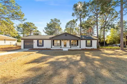 2045 Lakeridge Dr, Fayetteville, NC 28304