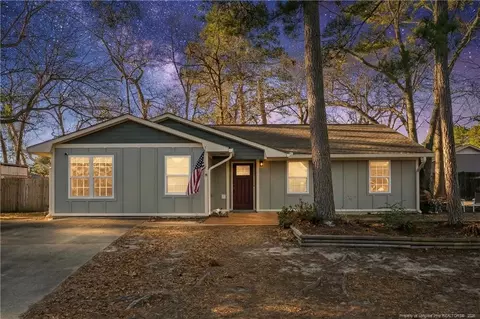 5699 Bauer St, Hope Mills, NC 28348