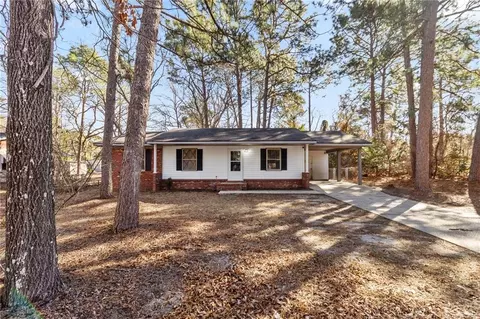 2243 Delta Dr, Fayetteville, NC 28304