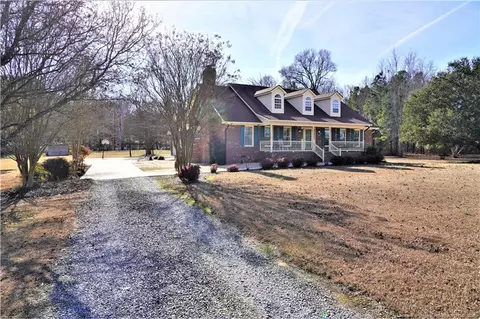 Exterior - 1470 Beard Rd, Wade, NC 28395 photo 2 of 15