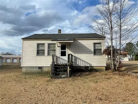 631 Bethel Baptist Rd, Spring Lake, NC 28390