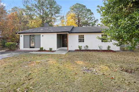 6541 Green Meadow Rd, Fayetteville, NC 28304