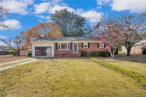 125 W Palmer St, Raeford, NC 28376