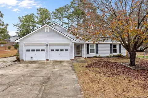 852 Santiato Dr, Fayetteville, NC 28314