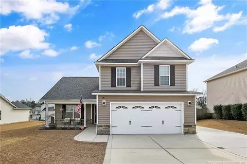 5227 Goshawk Dr, Hope Mills, NC 28348
