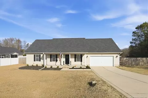 205 Copper Creek Dr, Raeford, NC 28376