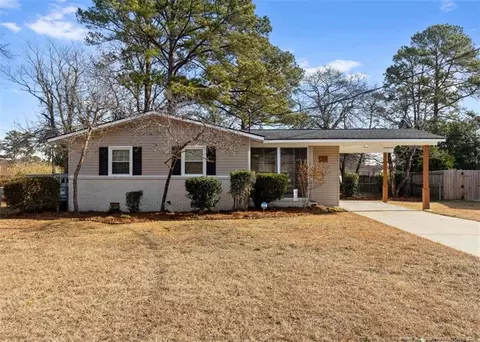 1805 Inverness Dr, Fayetteville, NC 28304