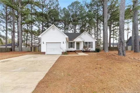 105 Deer Lodge Ct, Raeford, NC 28376