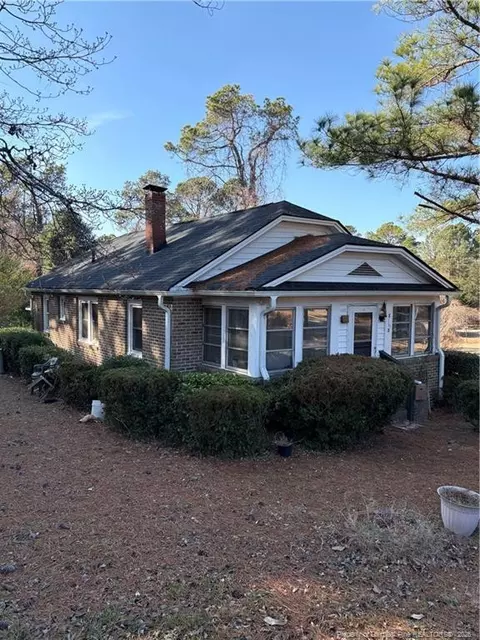 8168 Main St, West End, NC 27376