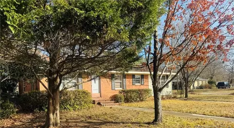 1411 Eisenhower St, Lumberton, NC 28358