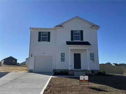 909 Wicklow Ln, Raeford, NC 28376