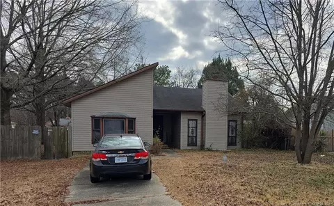 110 Maranatha Cir, Spring Lake, NC 28390